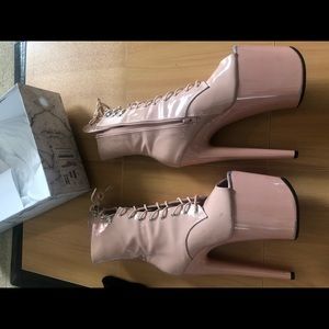 Hella Heels LipKit Dream On Open Toe 8 inch size 8 boots